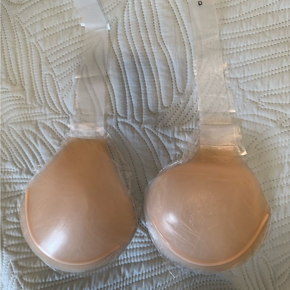 Nude Silicone Adhesive Strapless Bra Size D - Picture 1 of 2